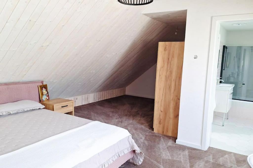 Pineview Lempes Villa Brassó Kültér fotó